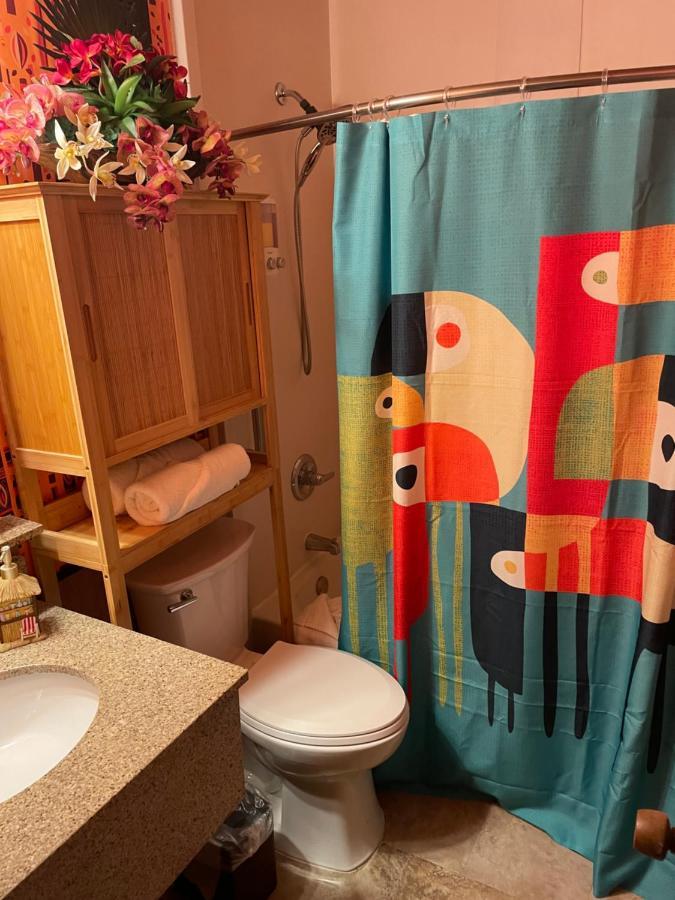 The Kondo Tiki Tampa Extérieur photo