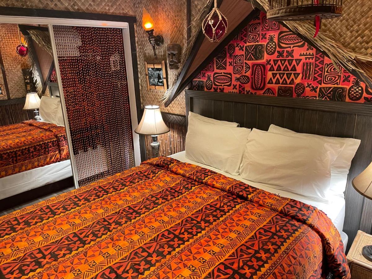 The Kondo Tiki Tampa Extérieur photo